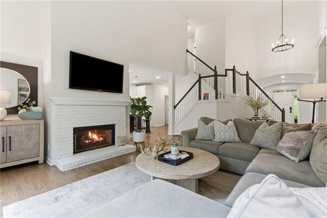 5950 Waterford Place, Suwanee, GA 30024
