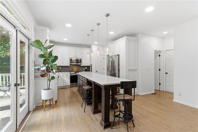 5950 Waterford Place, Suwanee, GA 30024
