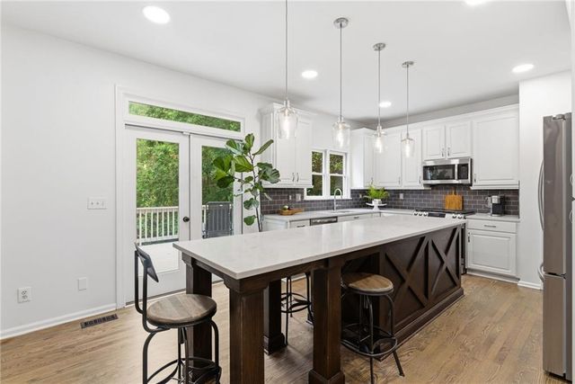 5950 Waterford Place, Suwanee, GA 30024