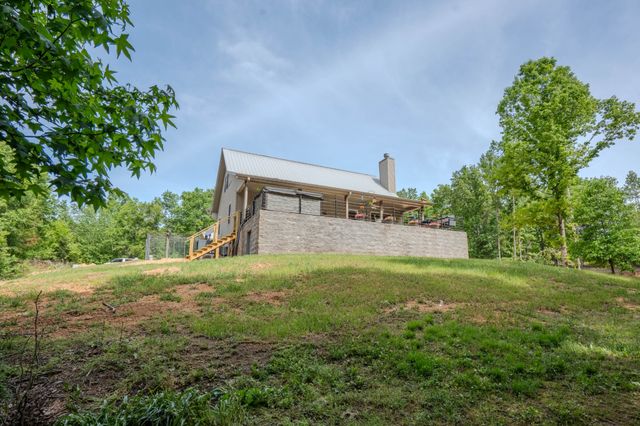 1211 Bundrant Hollow Rd, Waynesboro, TN 38485