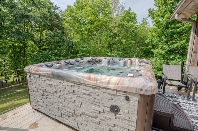 1211 Bundrant Hollow Rd, Waynesboro, TN 38485