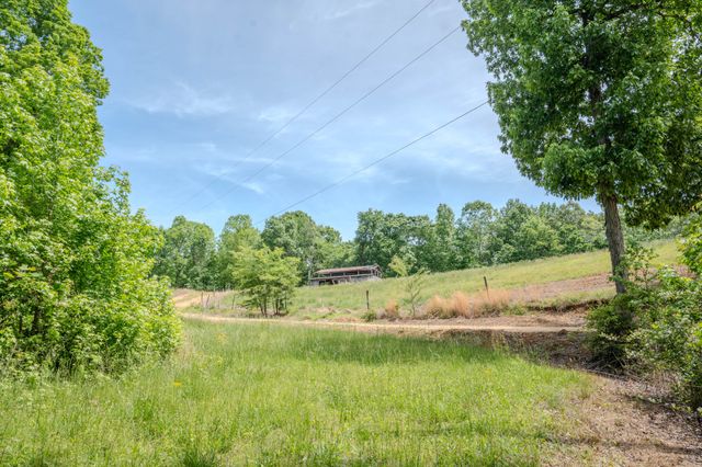 1211 Bundrant Hollow Rd, Waynesboro, TN 38485