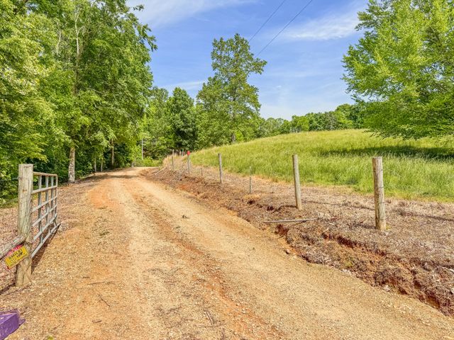 1211 Bundrant Hollow Rd, Waynesboro, TN 38485