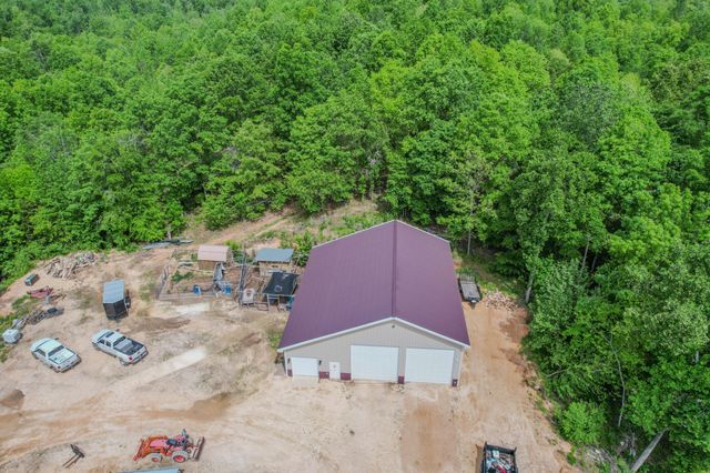 1211 Bundrant Hollow Rd, Waynesboro, TN 38485