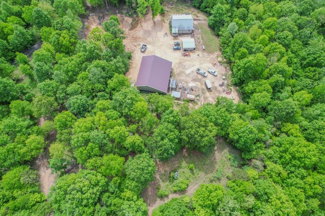 1211 Bundrant Hollow Rd, Waynesboro, TN 38485