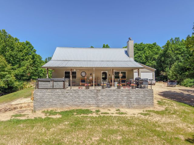 1211 Bundrant Hollow Rd, Waynesboro, TN 38485
