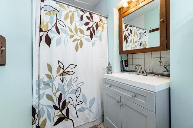 217 W End Street, Alma, MI 48801