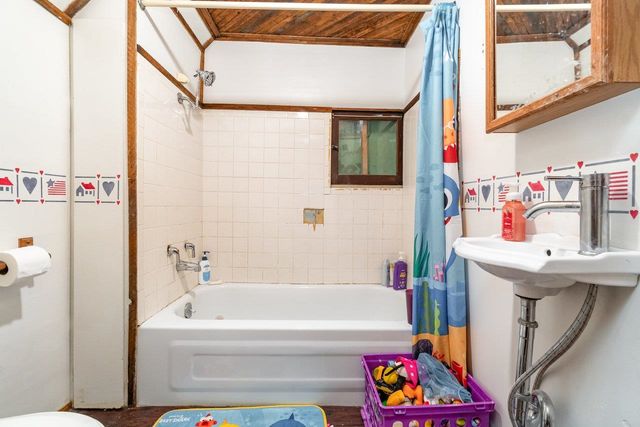 217 W End Street, Alma, MI 48801