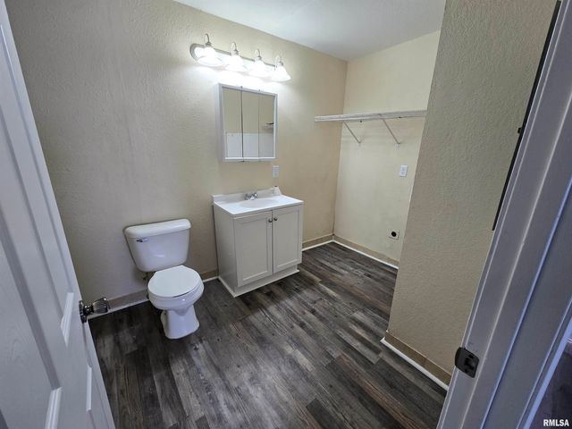 171 N 3RD Street, Canton, IL 61520