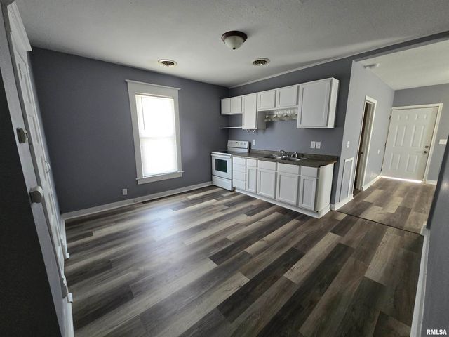 171 N 3RD Street, Canton, IL 61520