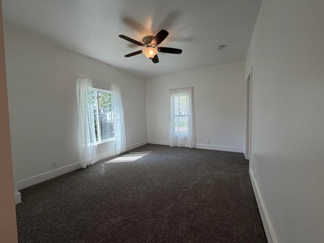 401 E Prairie Street, Vicksburg Vllg, MI 49097