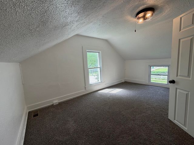 401 E Prairie Street, Vicksburg Vllg, MI 49097