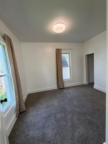 401 E Prairie Street, Vicksburg Vllg, MI 49097