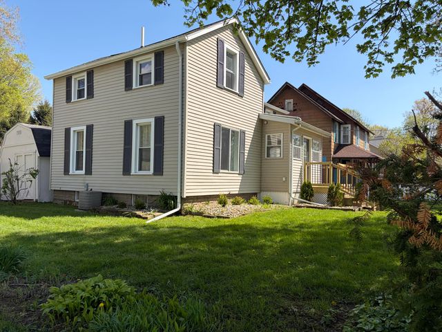 401 E Prairie Street, Vicksburg Vllg, MI 49097