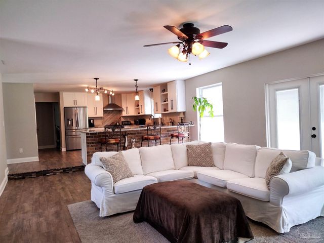 4611 Gunter Rd, Milton, FL 32570