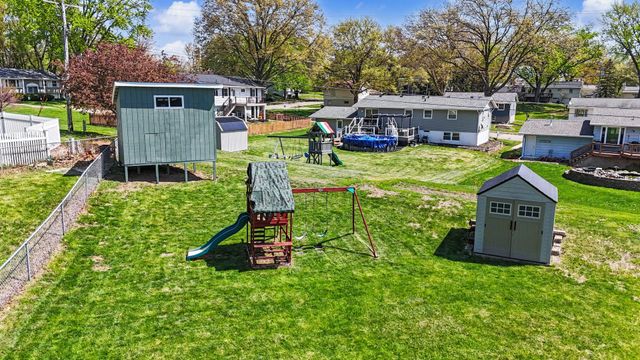 2604 E 34th Street Court, Davenport, IA 52807