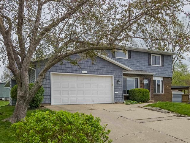 2604 E 34th Street Court, Davenport, IA 52807