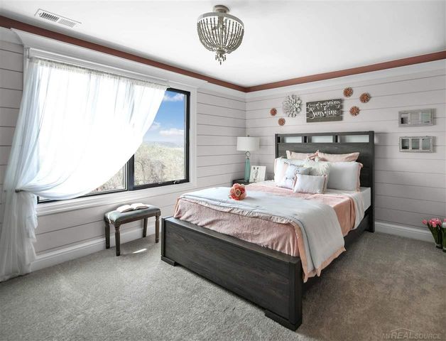 7557 Dogwood Drive, Washington, MI 48095