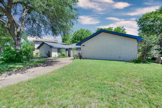 4913 Westlake Drive, Fort Worth, TX 76132