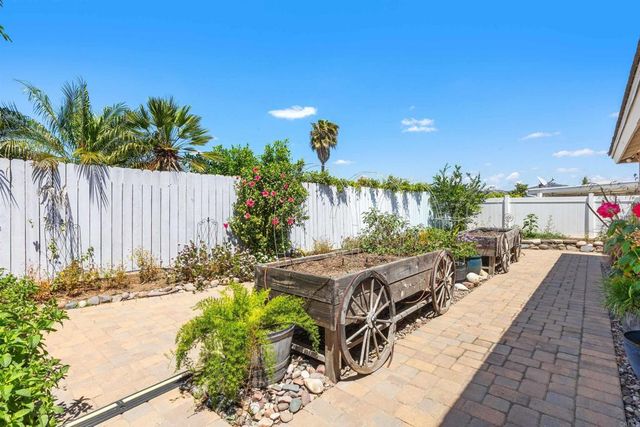 1650 Queenston Drive, Escondido, CA 92027