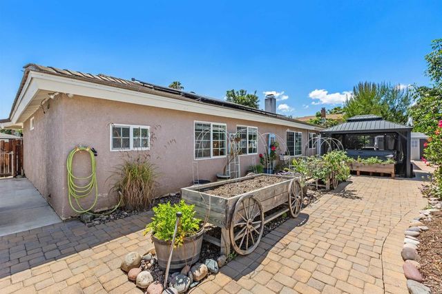 1650 Queenston Drive, Escondido, CA 92027