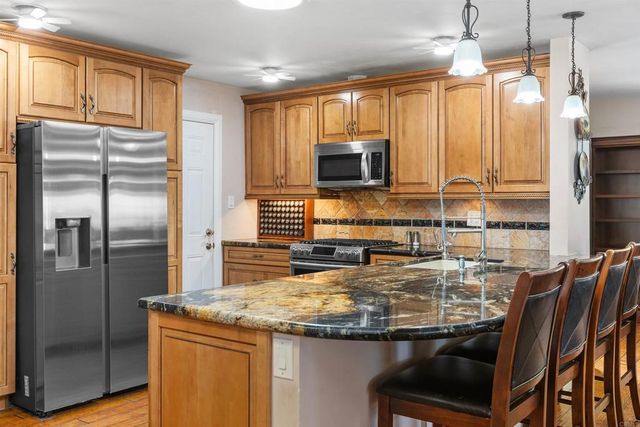 1650 Queenston Drive, Escondido, CA 92027