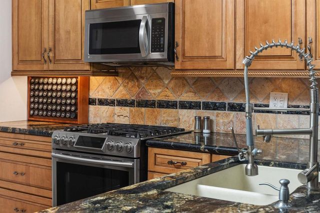 1650 Queenston Drive, Escondido, CA 92027