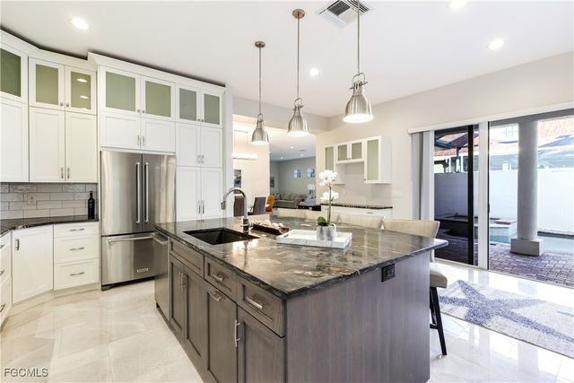 5652 Kensington LOOP, Fort Myers, FL 33912