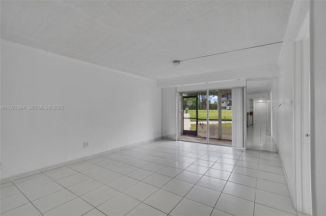 8940 S Hollybrook Blvd 109, Pembroke Pines, FL 33025
