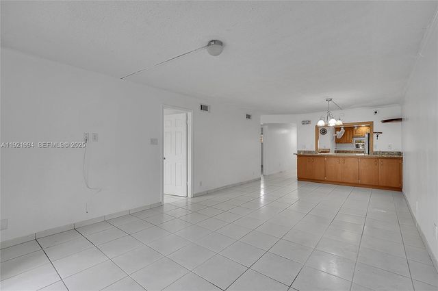 8940 S Hollybrook Blvd 109, Pembroke Pines, FL 33025