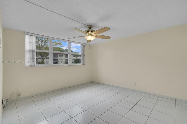 8940 S Hollybrook Blvd 109, Pembroke Pines, FL 33025