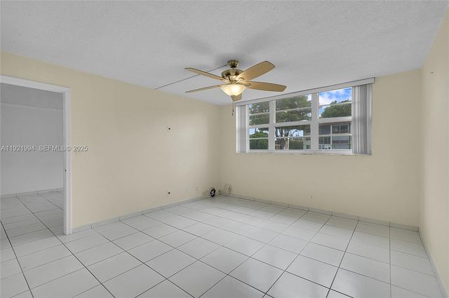 8940 S Hollybrook Blvd 109, Pembroke Pines, FL 33025