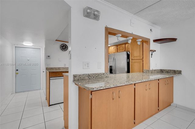 8940 S Hollybrook Blvd 109, Pembroke Pines, FL 33025