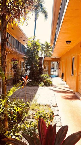 1733 Mayo Street 11, Hollywood, FL 33020