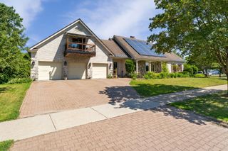 8 Pinnacle Drive, South Burlington, VT 05403