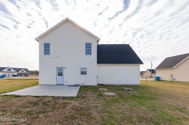 131 Cherry Grove Drive, Richlands, NC 28574