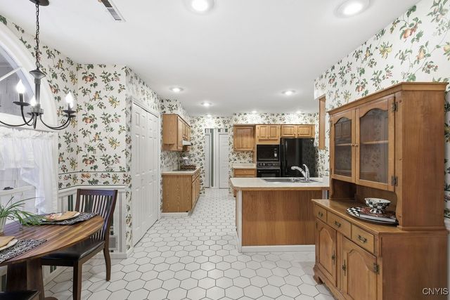 6308 Hamlet Crest, Dewitt, NY 13078