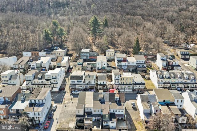 409 W SPRUCE ST, Mahanoy City, PA 17948