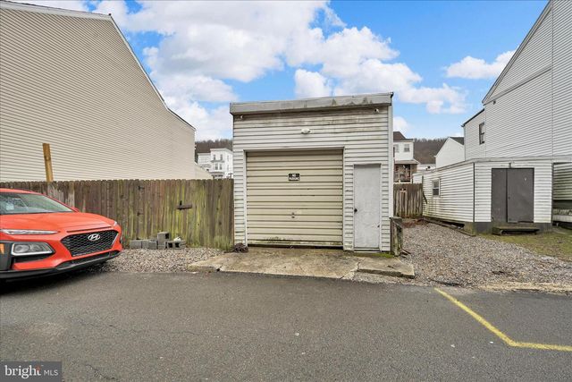 409 W SPRUCE ST, Mahanoy City, PA 17948