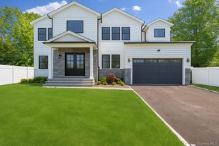 27A Belmont Circle, Syosset, NY 11791