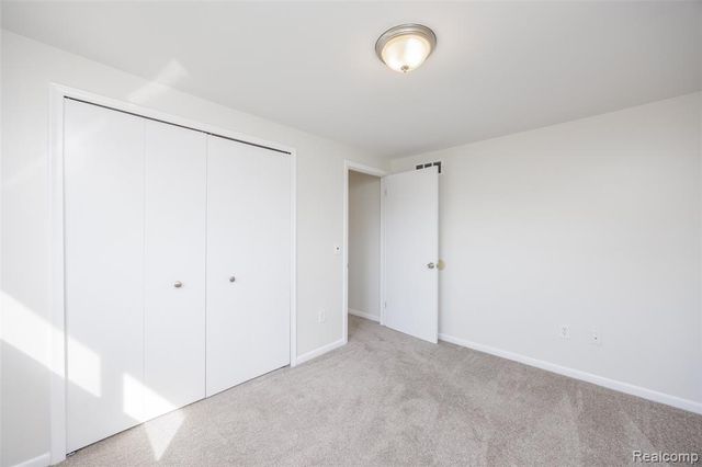 1717 Nakota Road, Royal Oak, MI 48073