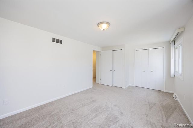 1717 Nakota Road, Royal Oak, MI 48073