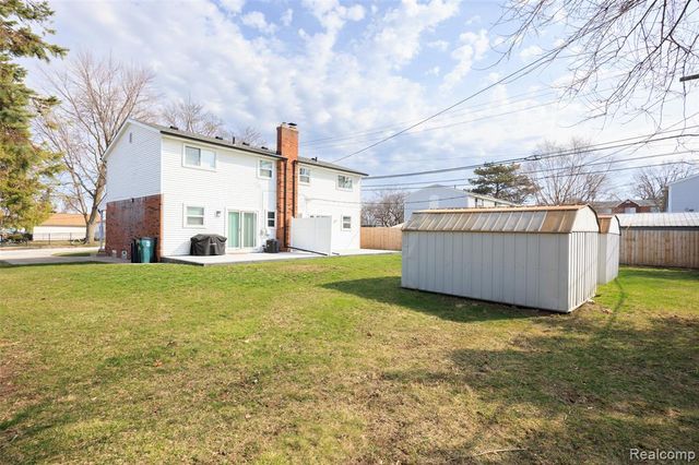 1717 Nakota Road, Royal Oak, MI 48073