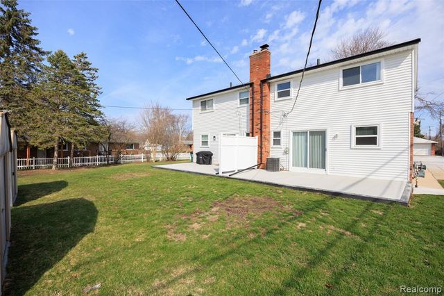 1717 Nakota Road, Royal Oak, MI 48073