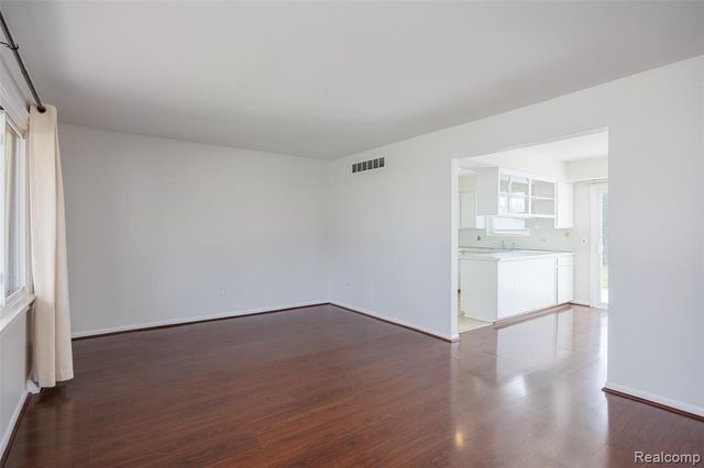 1717 Nakota Road, Royal Oak, MI 48073