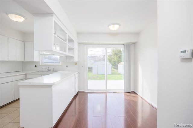 1717 Nakota Road, Royal Oak, MI 48073