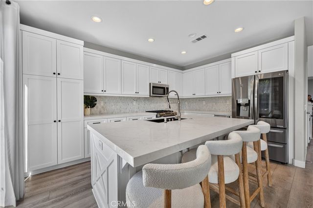 30592 Red Fox Court, Murrieta, CA 92563