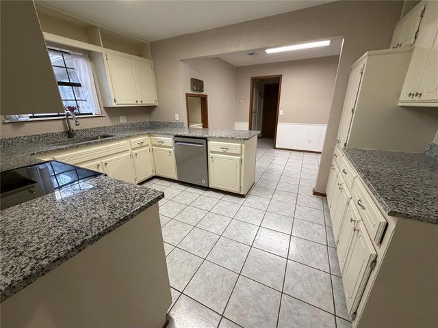 1147 Whippoorwill Nest Street, Choctaw, OK 73020