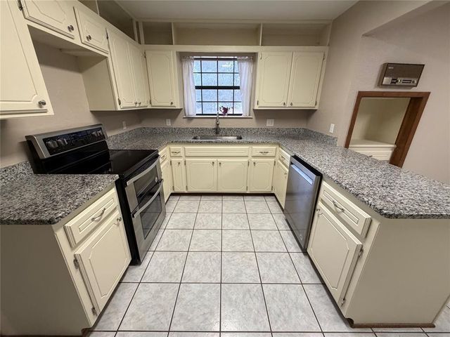 1147 Whippoorwill Nest Street, Choctaw, OK 73020