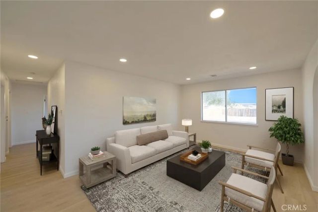 11385 Chimayo Road, Apple Valley, CA 92308